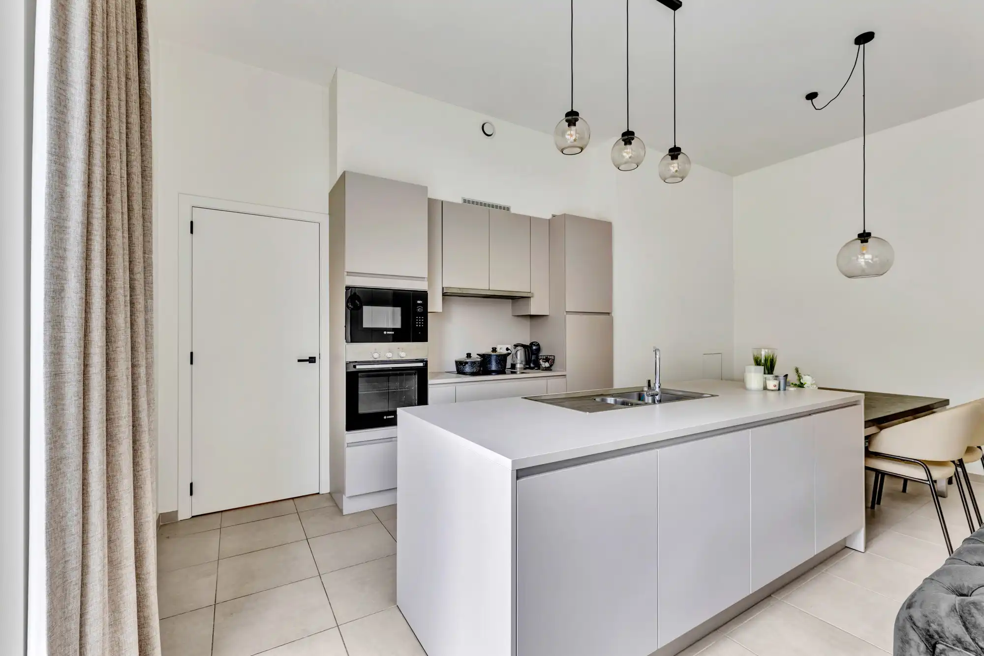 Recent en ruim gelijkvloers app met ruim terras foto 10