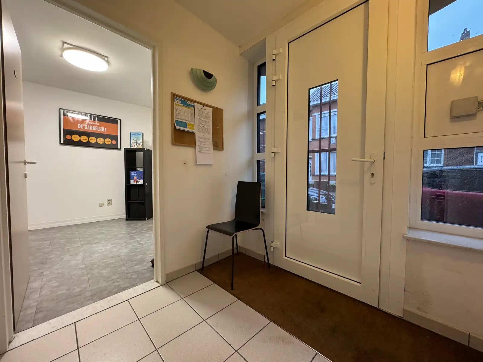 Gunstig gelegen kantoor foto 6