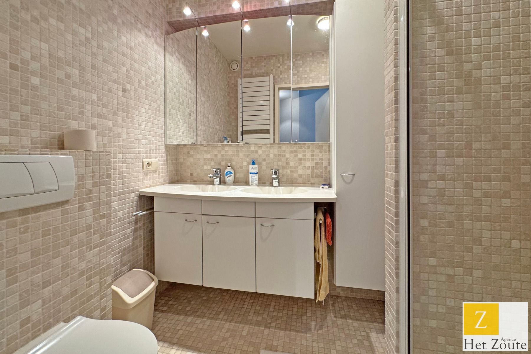 Appartement met frontaal zeezicht te Duinbergen foto 8