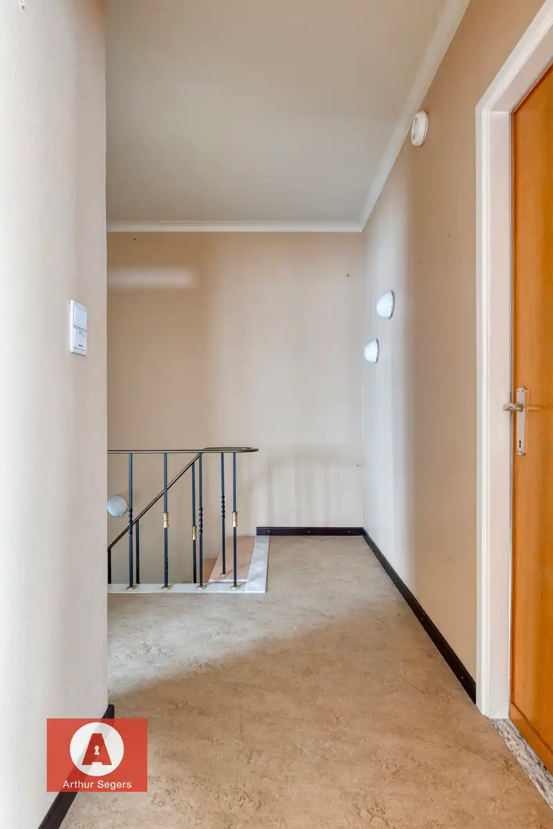 Gezinswoning mét karaktergevel & garage pal bij het centrum. foto 15