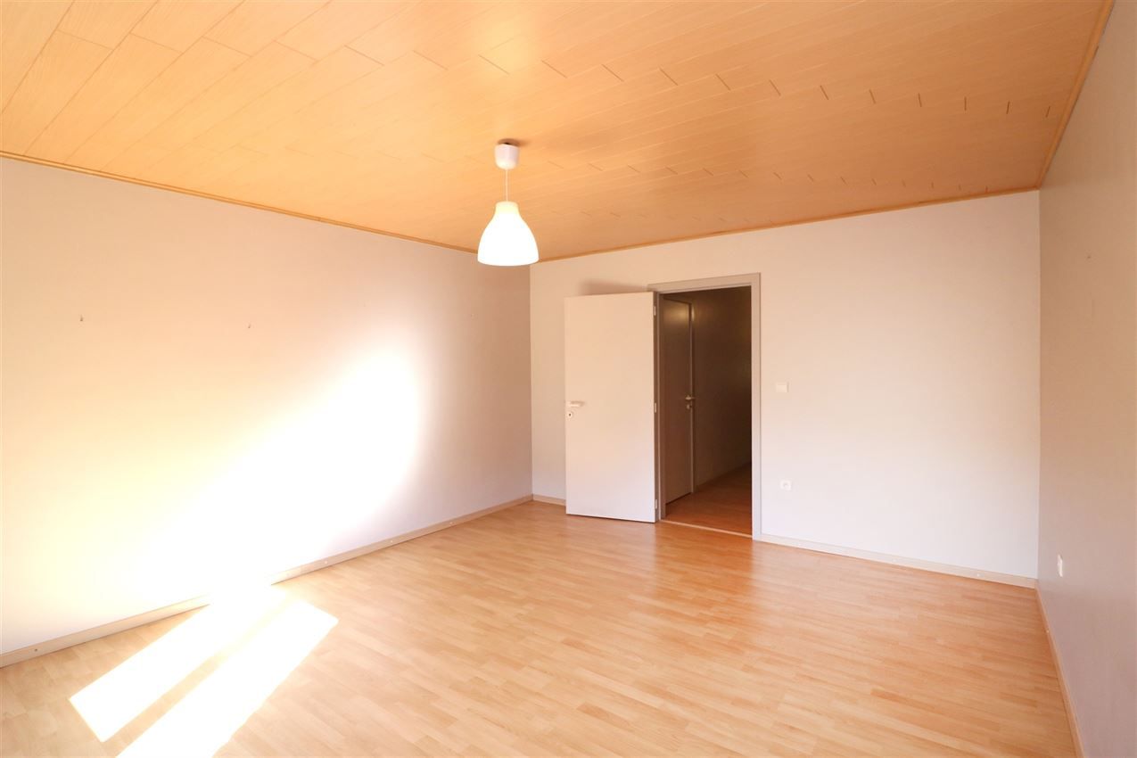 Label c, mooi gelegen landhuis, zonnige leefruimte foto 38
