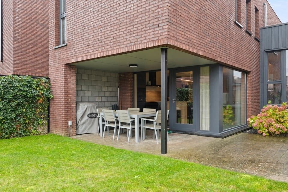 RECENTE ENERGIEZUINIGE WONING MET 3 SLAAPKAMERS, GARAGE EN ZONNIGE TUIN foto 38