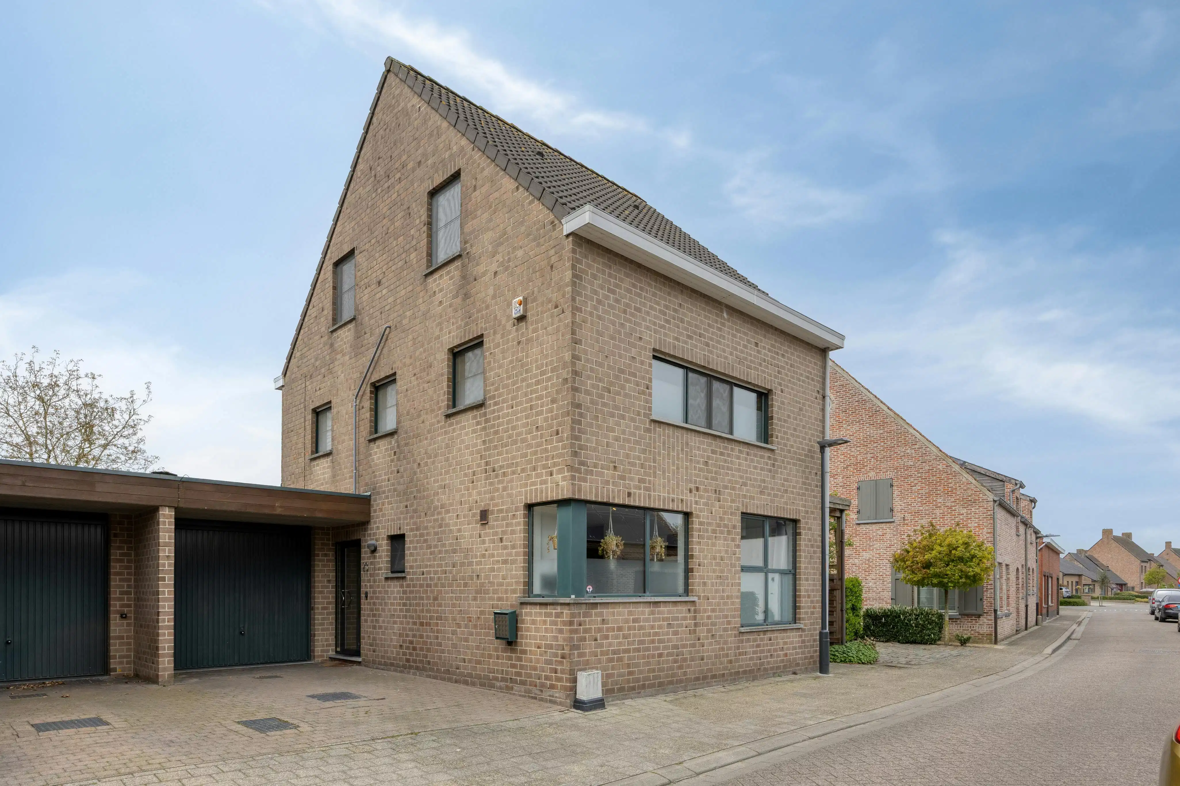 Instapklare woning met 4 slaapkamers te koop in Loenhout! foto 2
