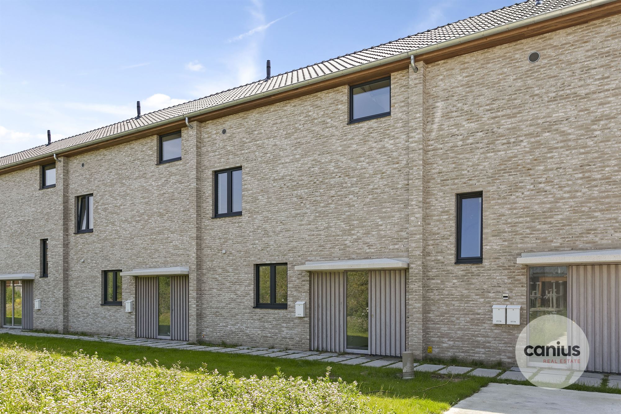 ENERGIEZUINIGE WONING MET 2 SLKS + TUIN foto 2
