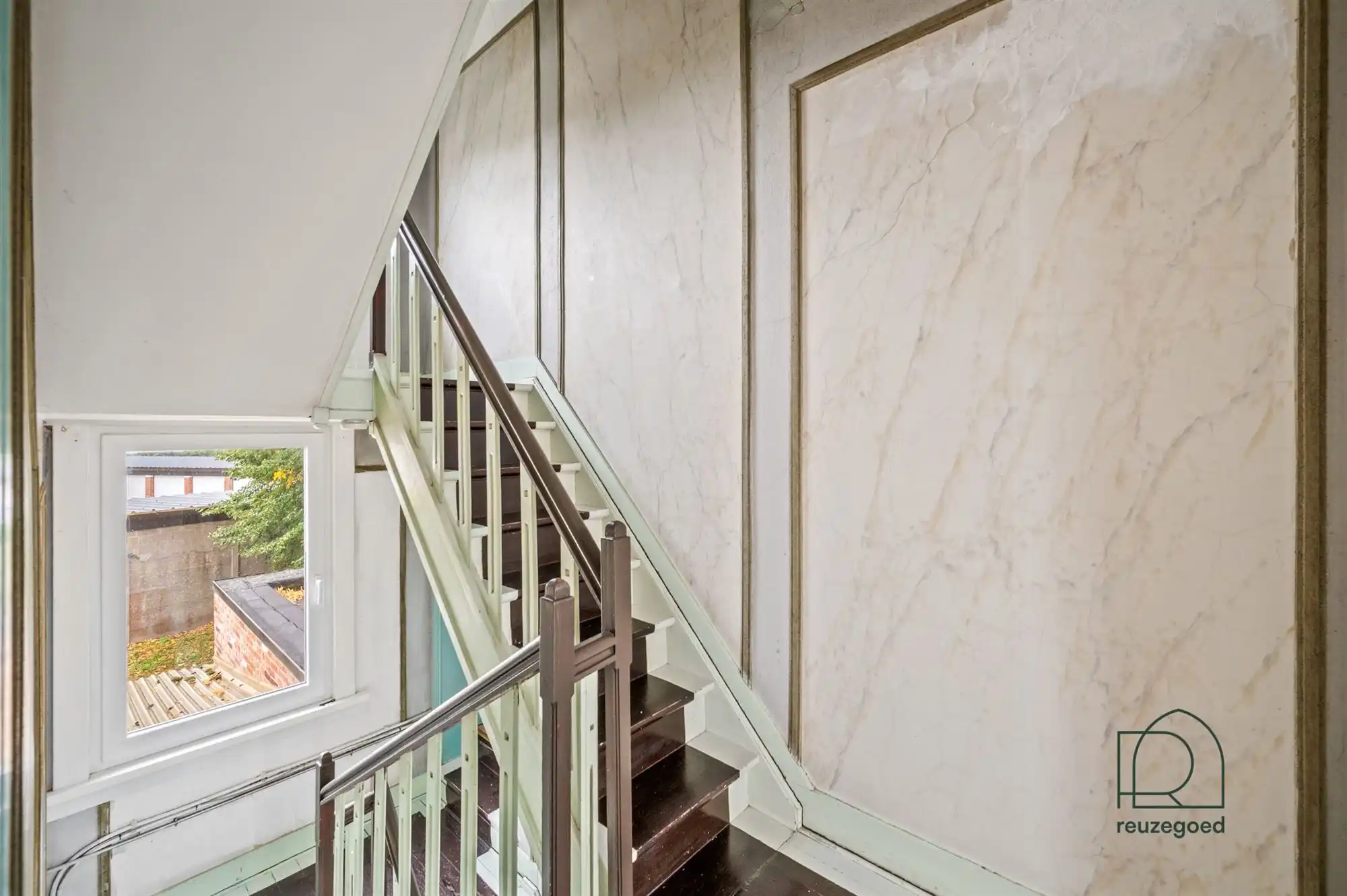 Karaktervolle woning met prachtige renovatiemogelijkheden in hartje Bonheiden foto 12