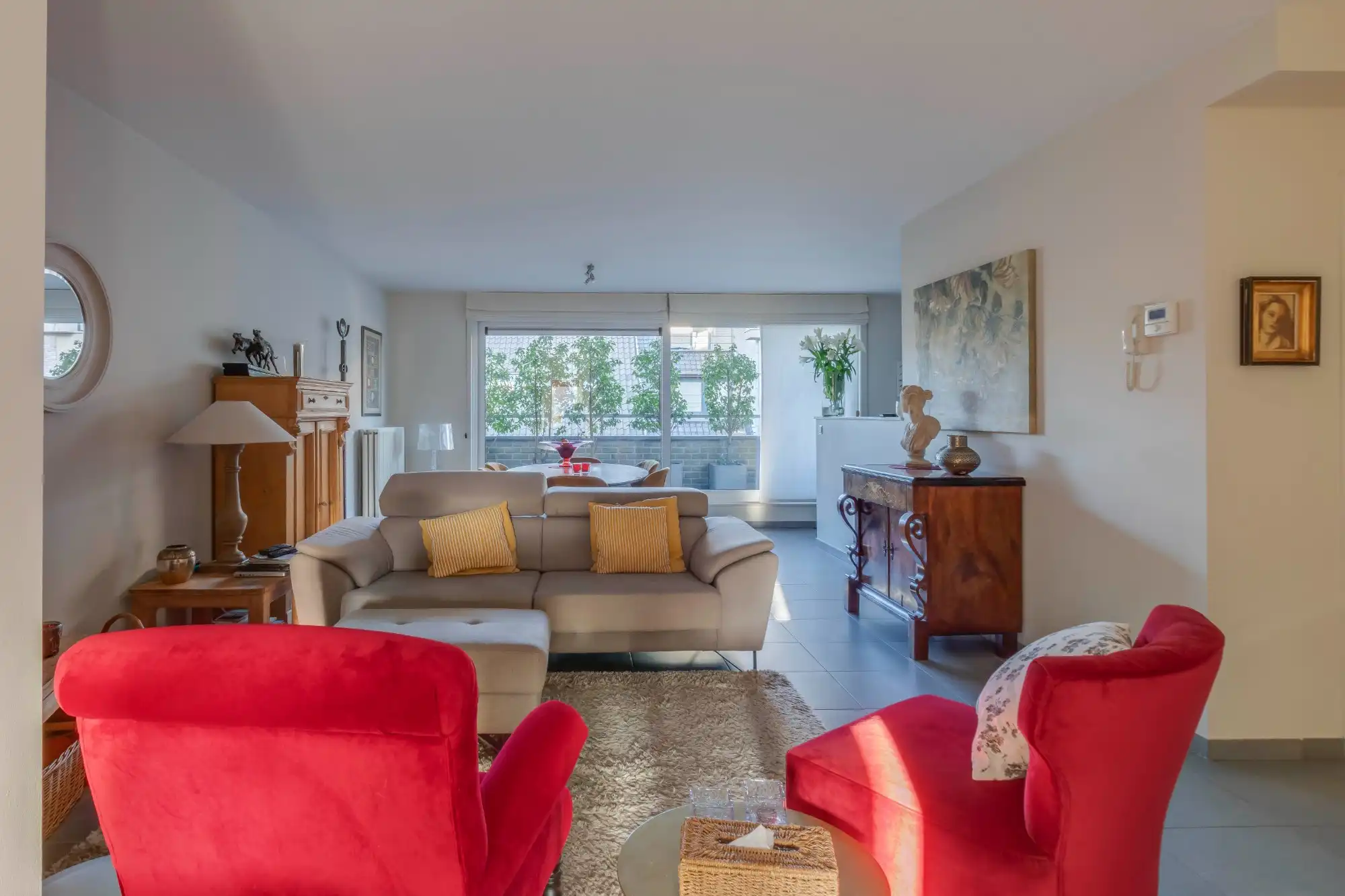 Ruim duplexappartement (123 m²) met 3 slaapkamers, 3 terrassen en autostaanplaats inclusief op toplocatie nabij station Sint-Niklaas foto 4