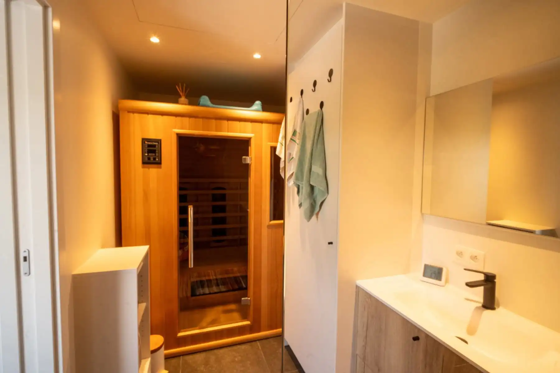 Grote gezinswoning nabij de jachthaven van Beernem foto 13