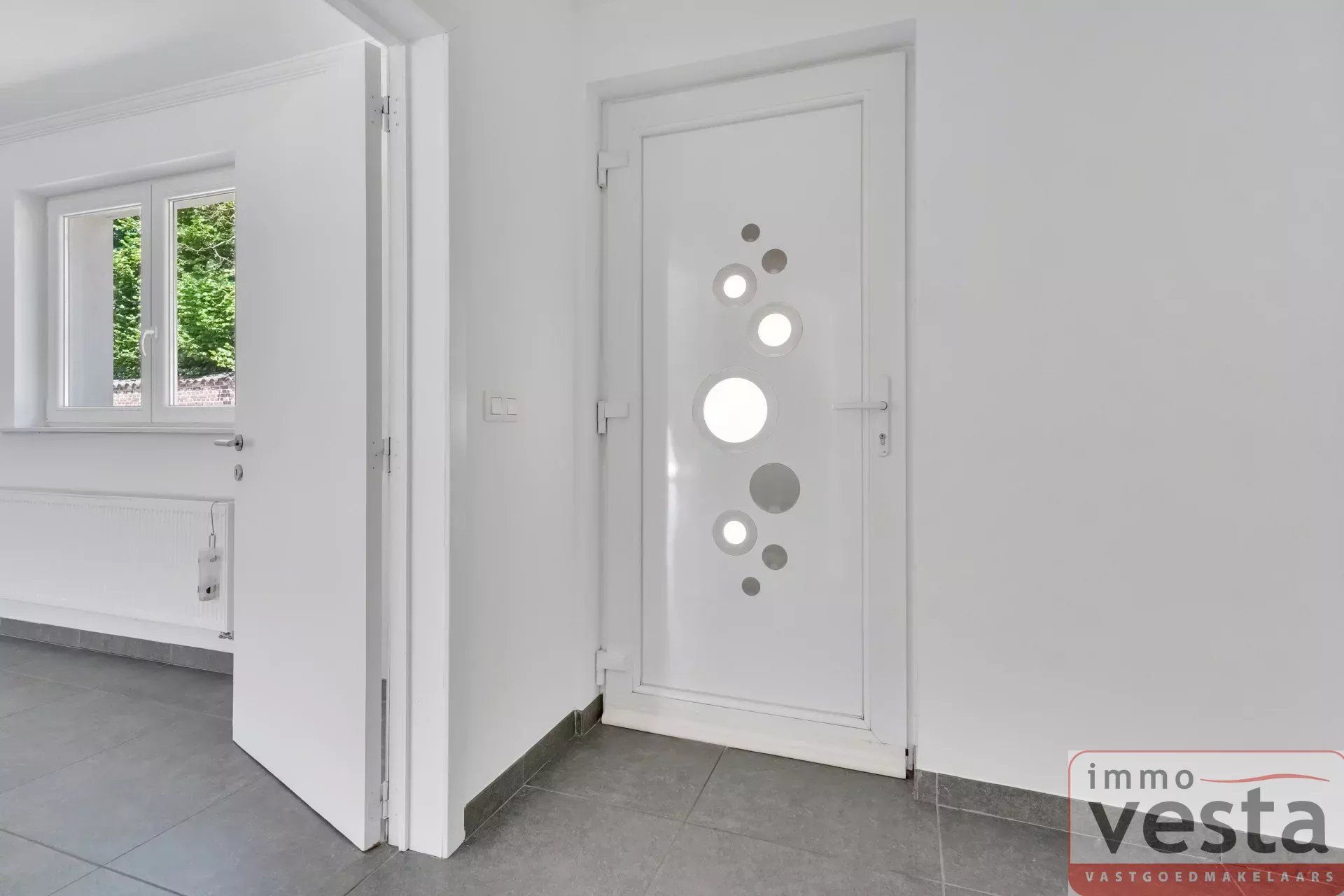 Gerenoveerde woning aan de stadsrand foto 2