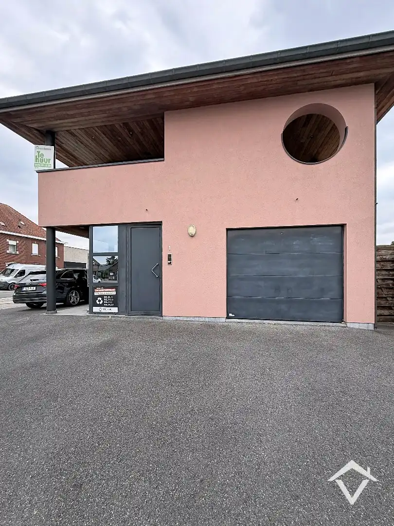 Instapklaar appartement met 2 slaapkamers, 2 terrassen, garage en tuin te Roeselare. foto 25