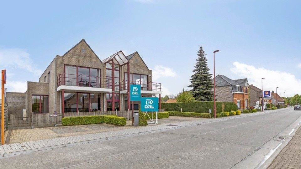 Handelspand met groot appartement foto 26