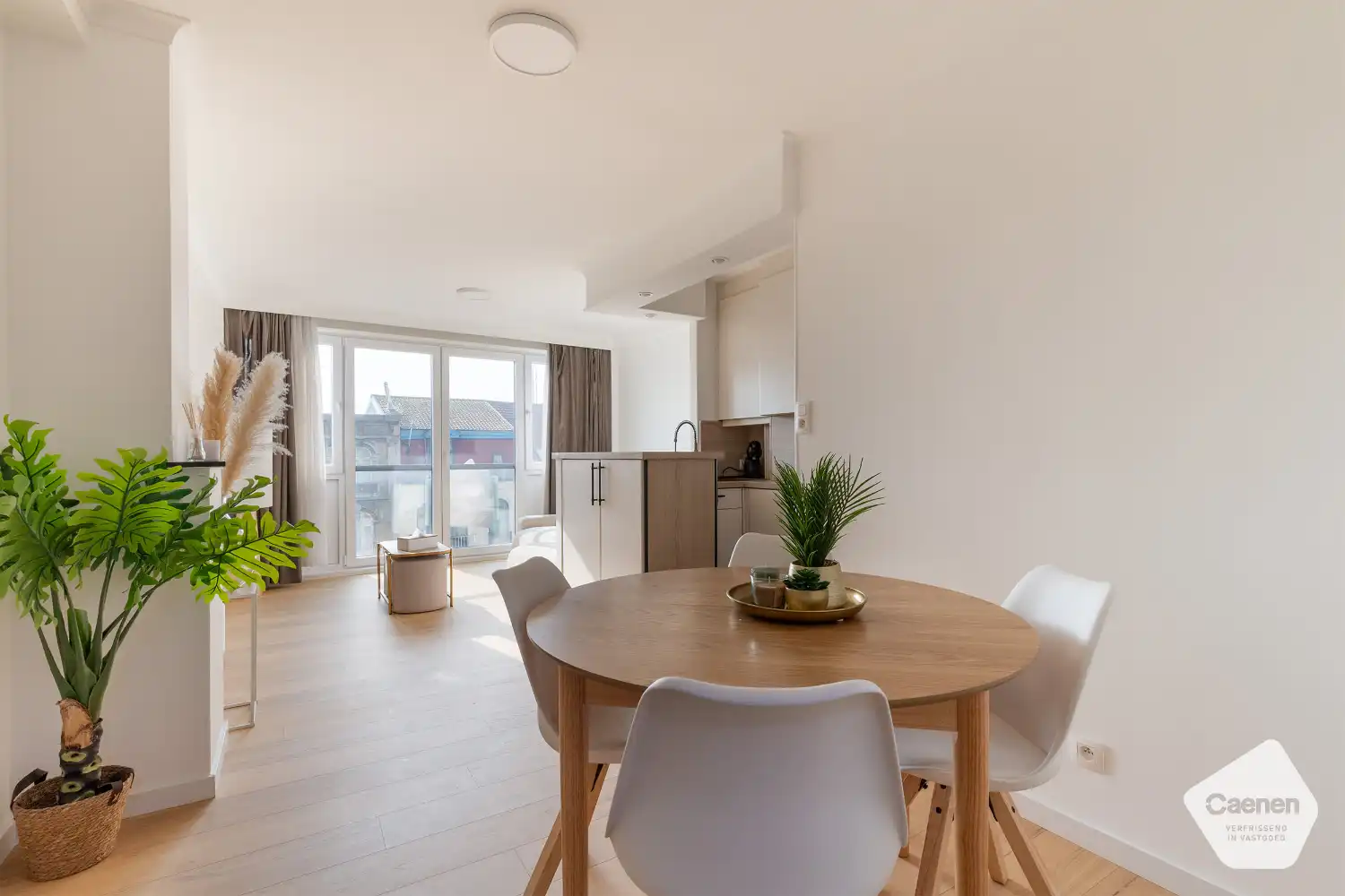 Stijlvol gerenoveerd appartement met moderne afwerking foto 3