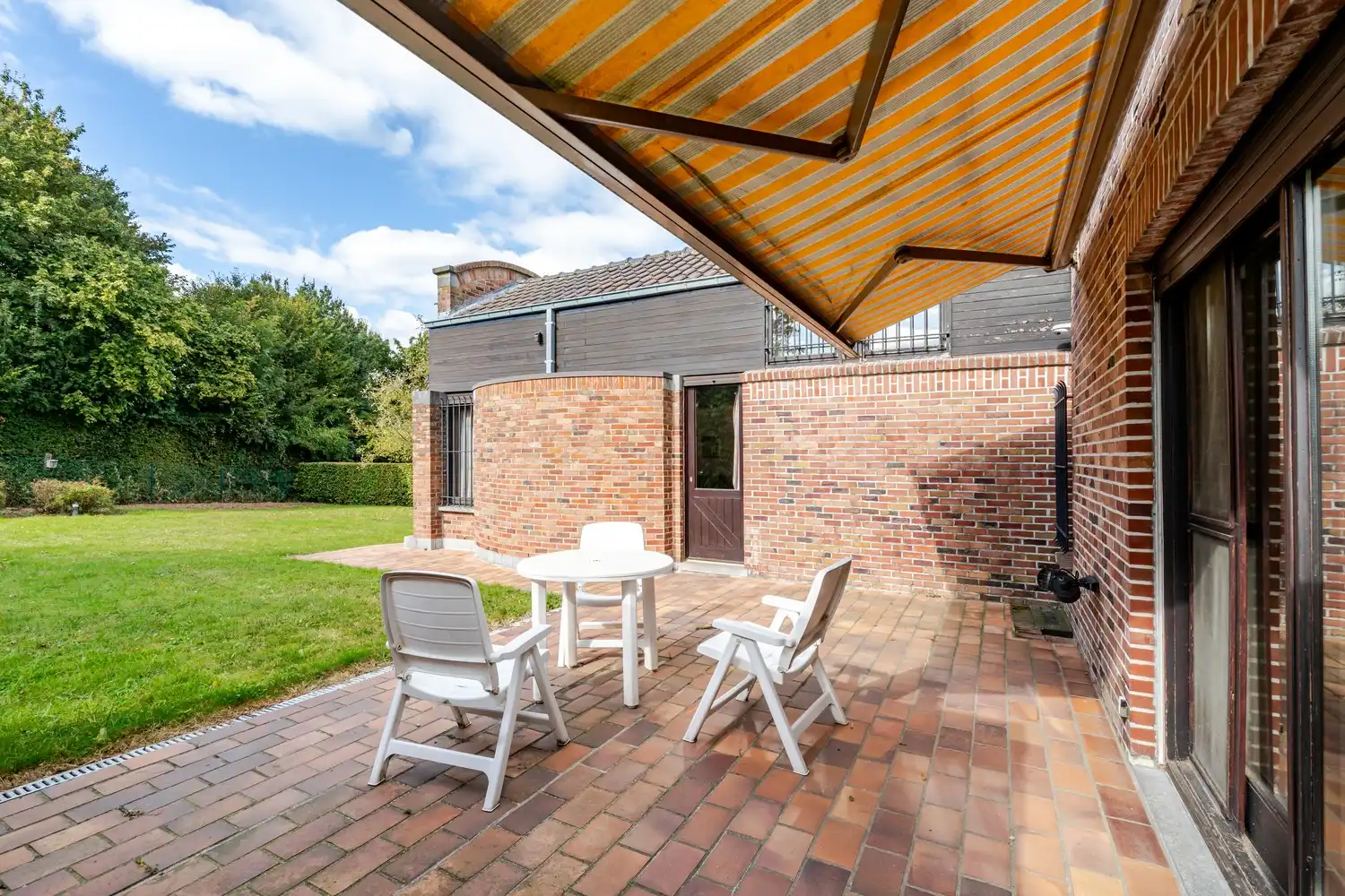 Modernistische, lichtrijke villa met 3 slaapkamers, kantoor en zuidgerichte tuin op toplocatie in groene rand rond Brussel! foto 20