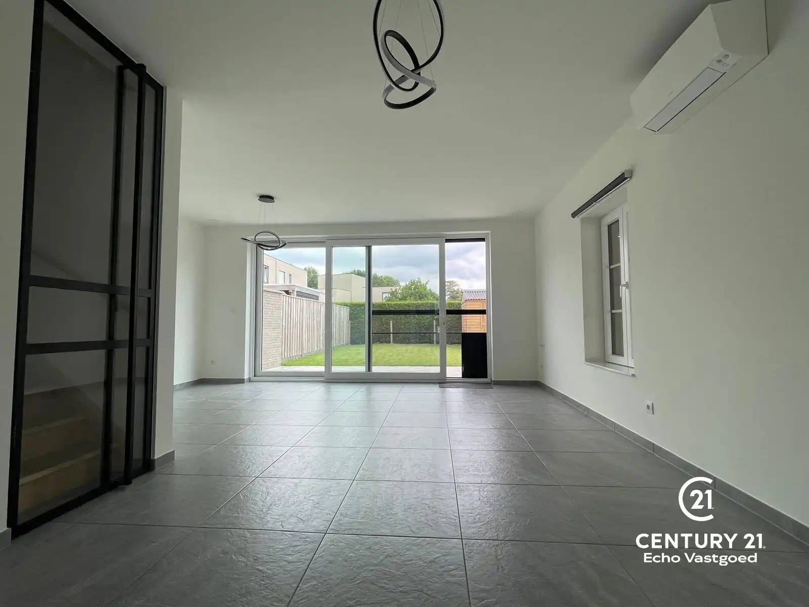 Instapklare ruime woning in een rustige nieuwe verkaveling. foto 6