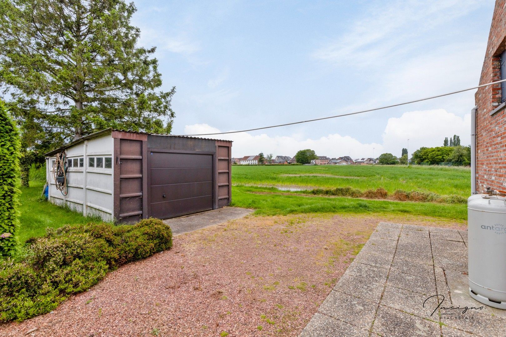 Karaktervolle renovatie woning met veel potentieel foto 23