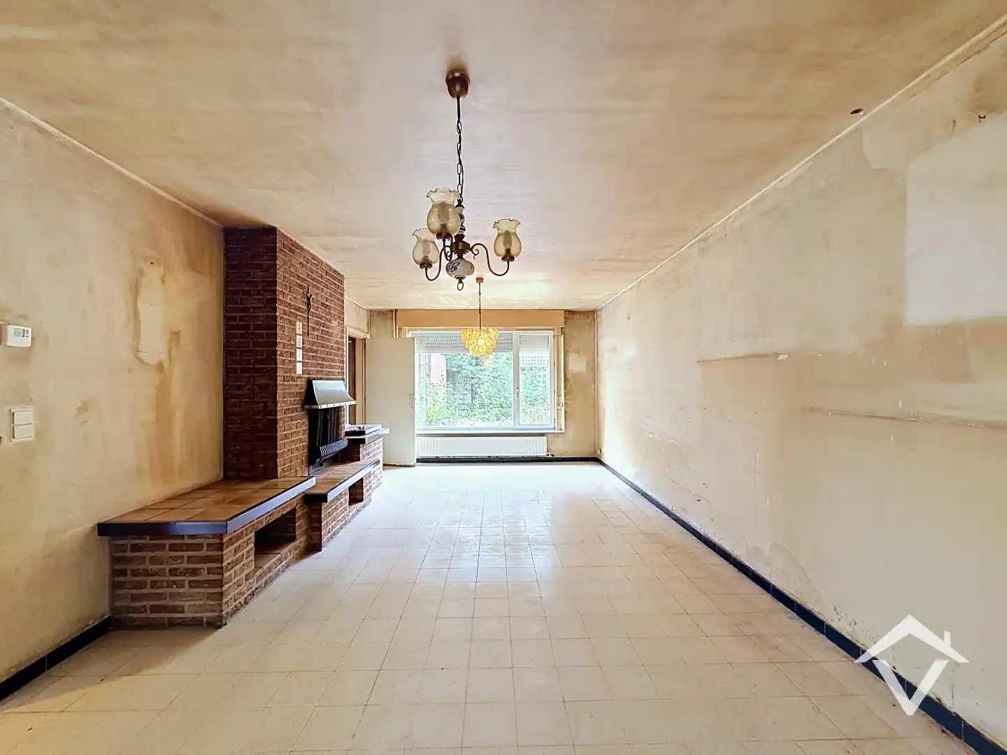 Stevige woning met 3 slaapkamers, tuin en garage in rustige woonwijk te Roeselare foto 6