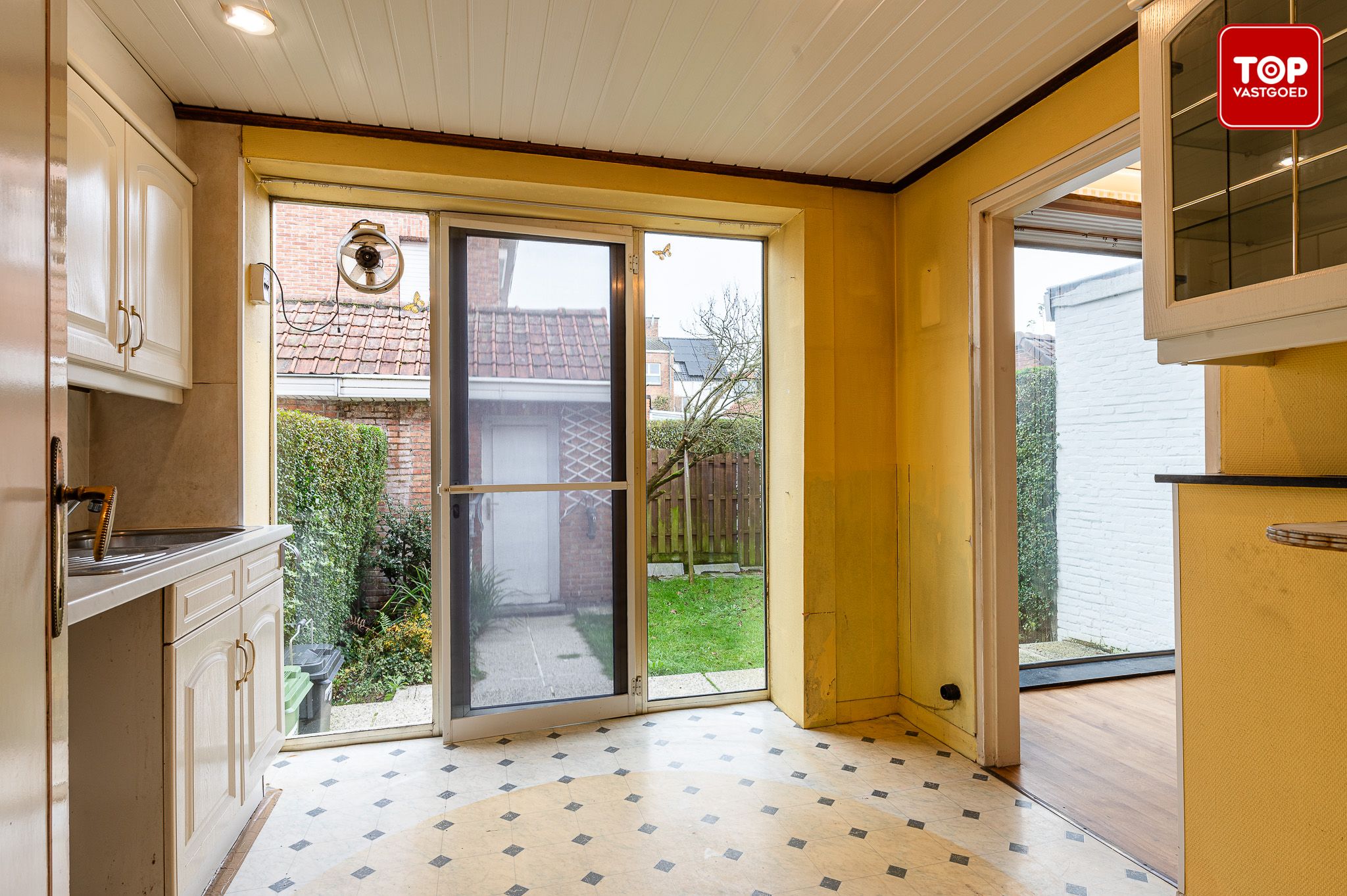 te renoveren woning met 3 slaapkamers en leuke tuin foto 9