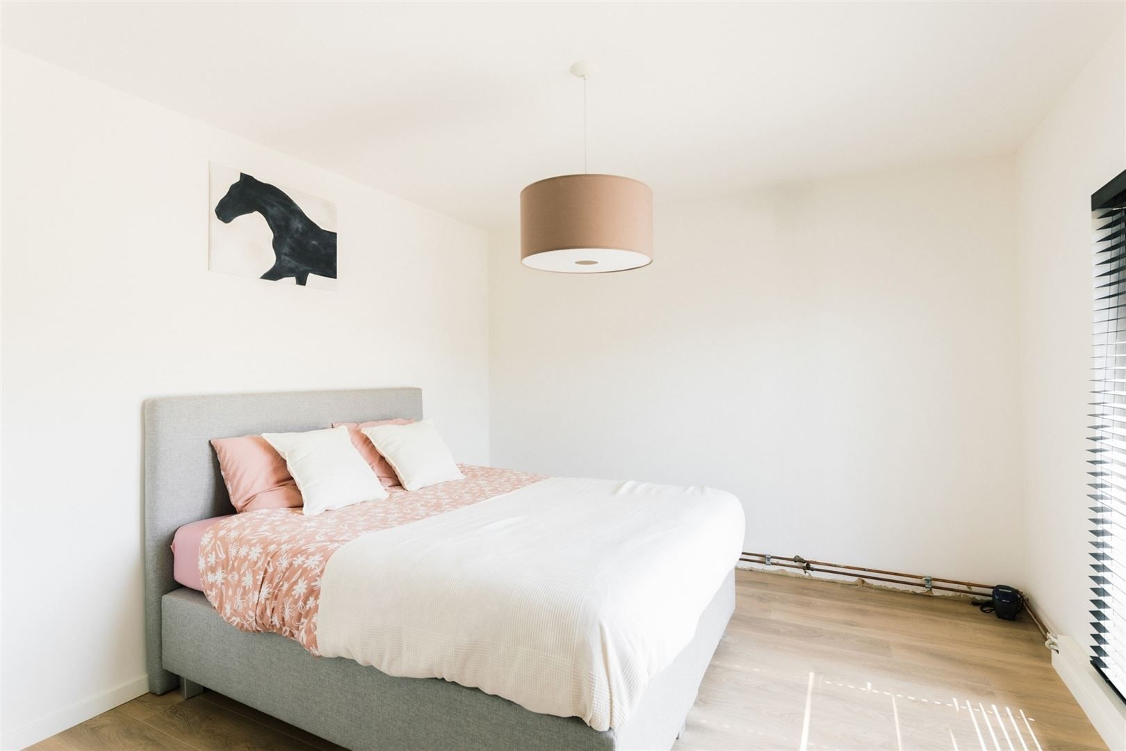 Stijlvol gerenoveerde woning in alle rust met plaats voor elk plan foto 15