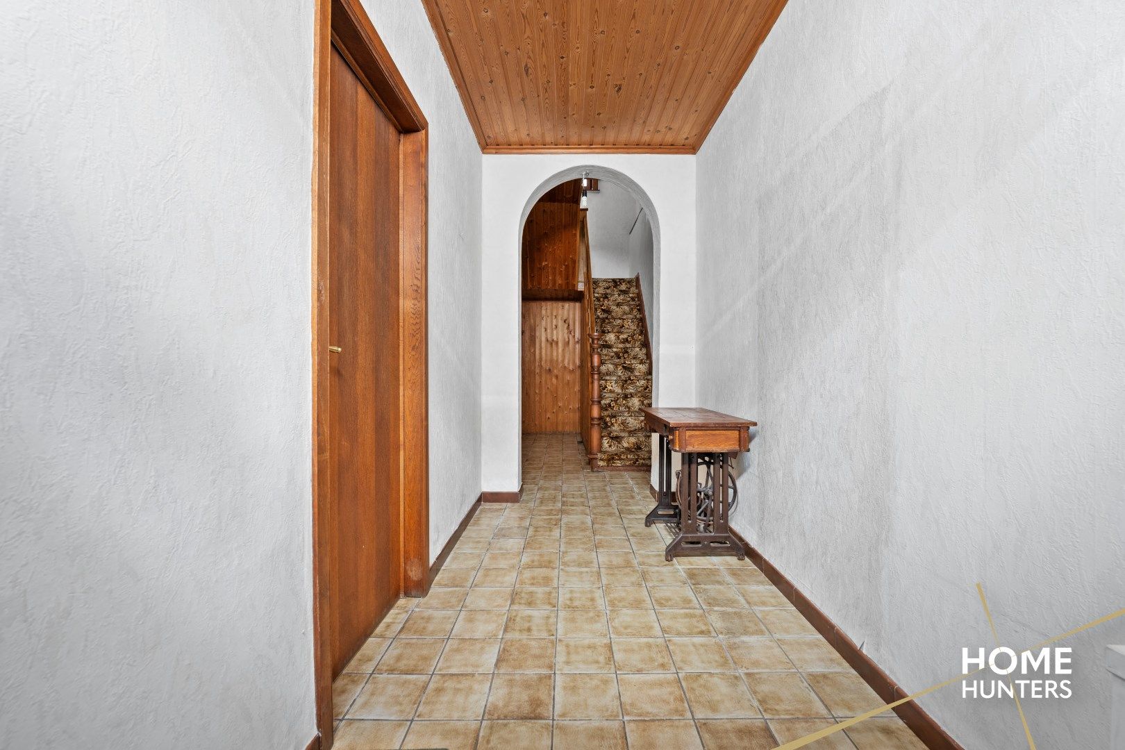 Woning met uitgestrekte tuin in de stadskern van Mesen foto 3