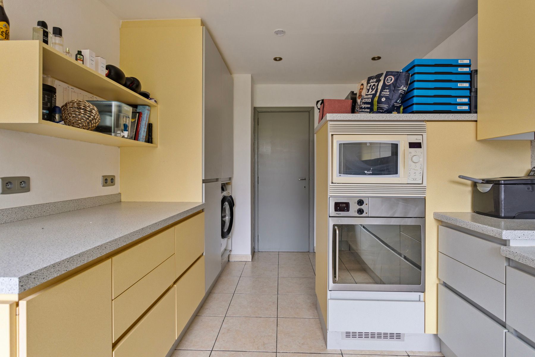 Gezinswoning met 3 slpk, grote tuin, garage en staanplaatsen foto 7