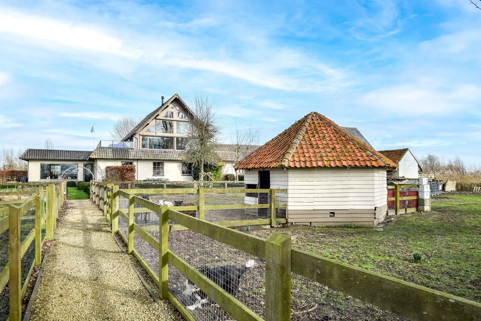 Restaurant met privéwoning en 2 B&B-kamers op 4.370 m² foto 4