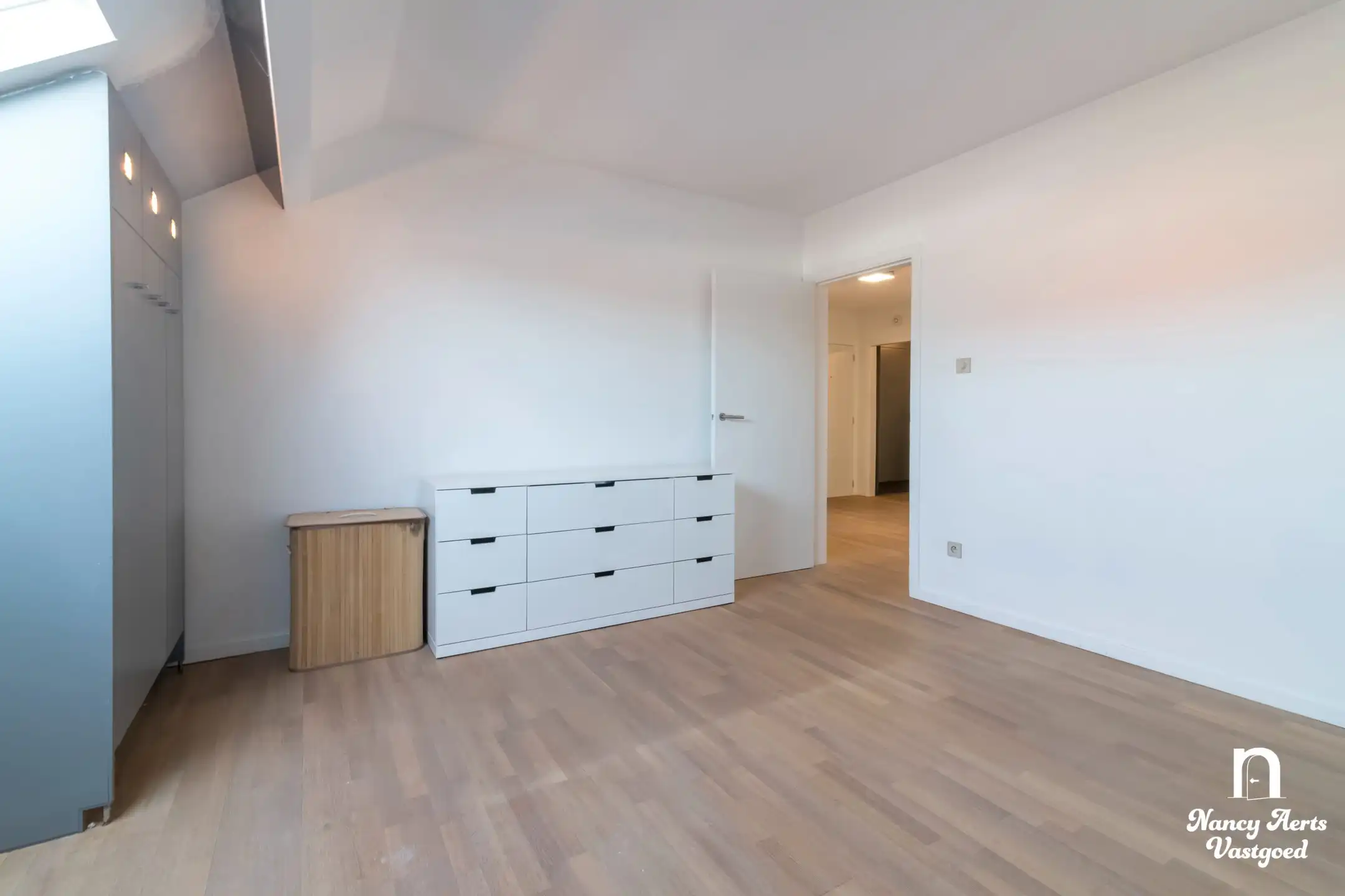 Ruim, lichtrijk appartement met zonnig terras in hartje Paal foto 22