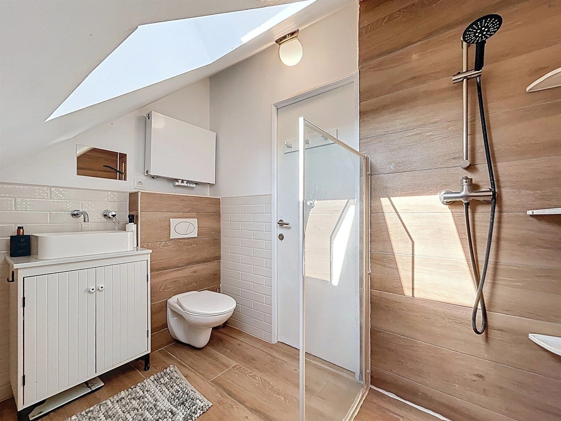 instapklare gezinswoning met 4 slp, aparte studio en 3 badkamers op perceel van 453m²  foto 18