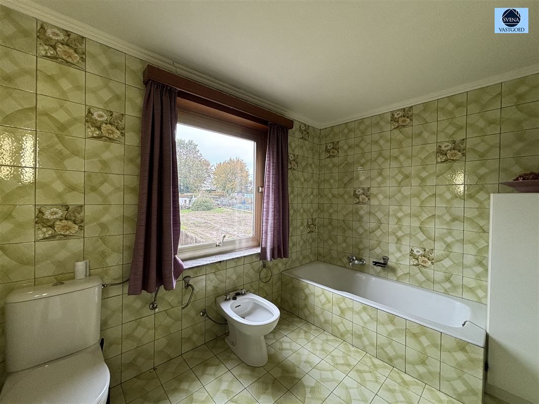 KARAKTERVOLLE HALFOPEN BEBOUWING MET 3 SLAAPKAMERS EN TUIN foto 8