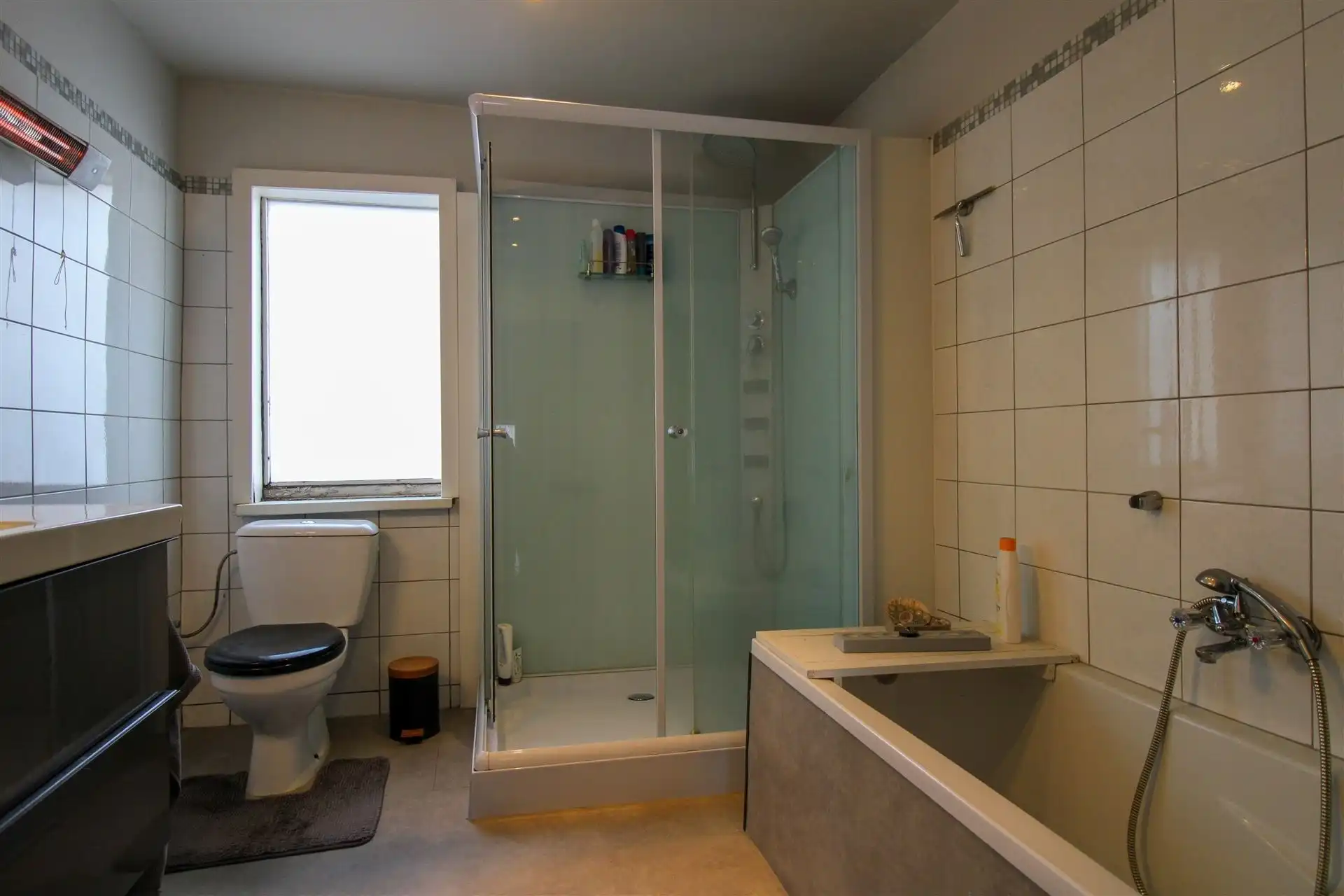 Charmante woning in Maasmechelen met 2 slaapkamers (mogelijkheid tot 3de), ruime oprit, tuin en veel potentieel, ideaal als renovatieproject! foto 10