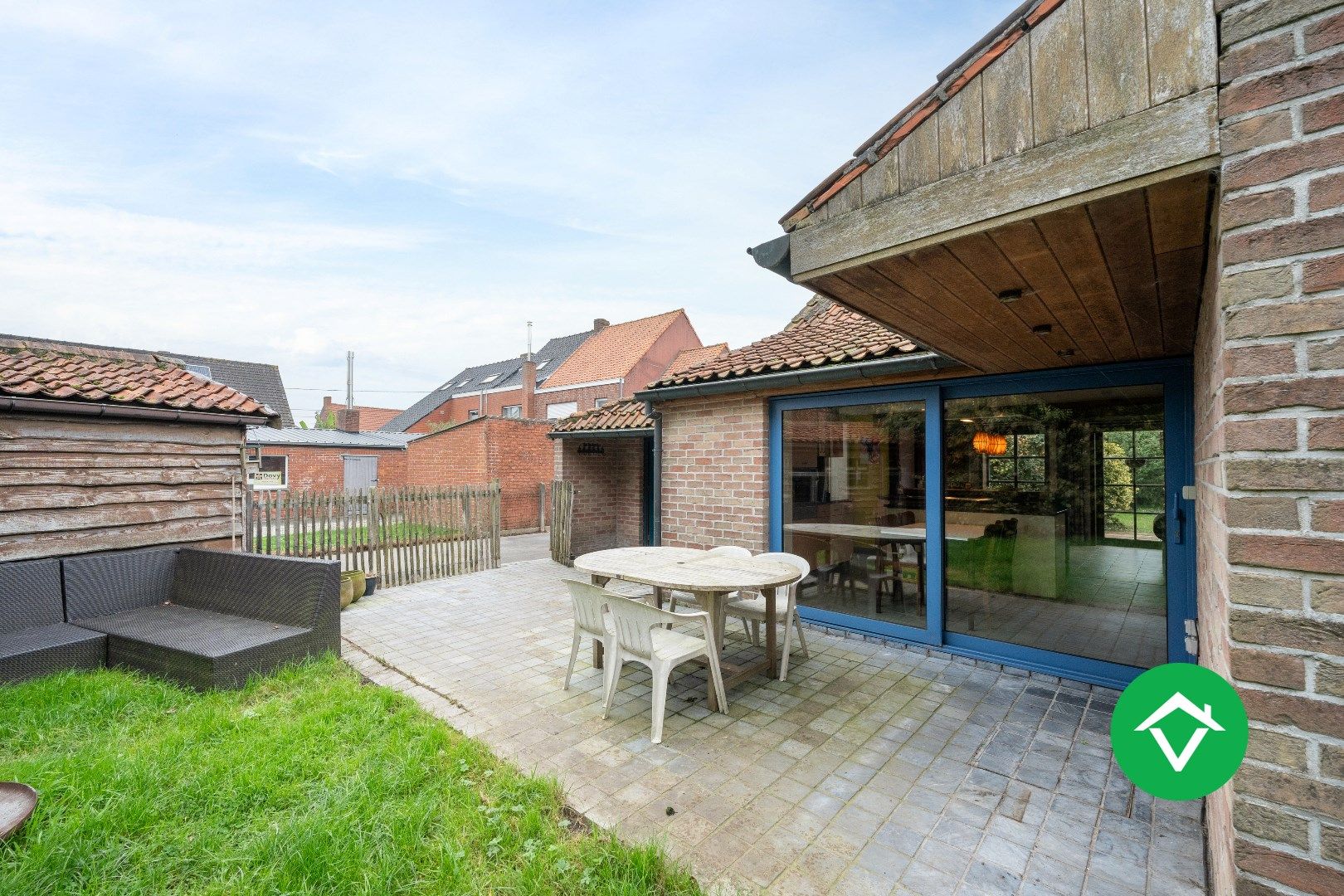 Landelijke woning omringd door groen met veel potentieel te Koekelare foto 24