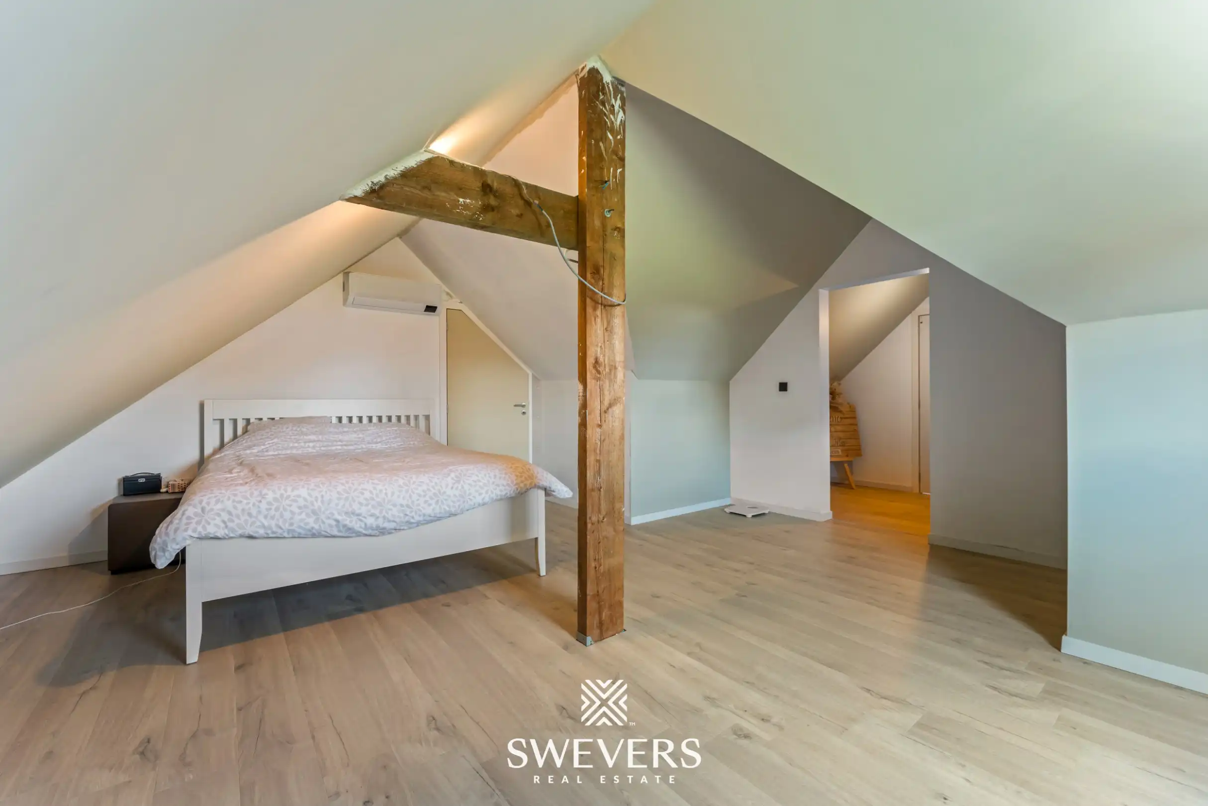 Instapklare woning met veel ruimte, 4 slaapkamers en zonnige tuin foto 18