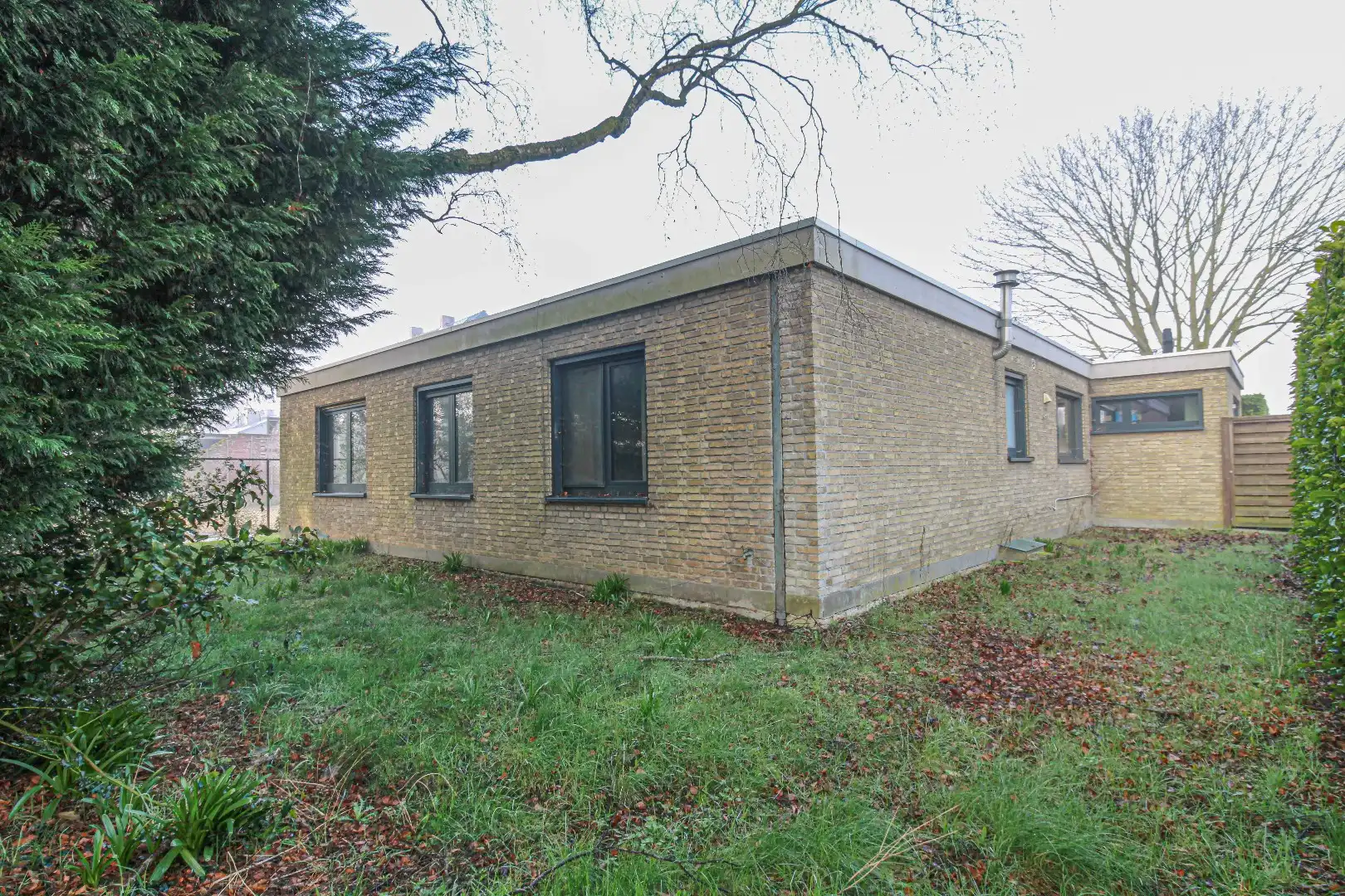 Alleenstaande bungalow met tuin! foto 7