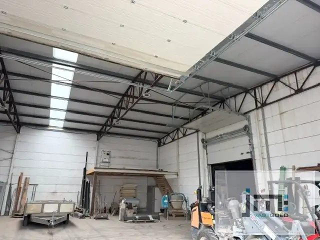 Bedrijfshal foto 3