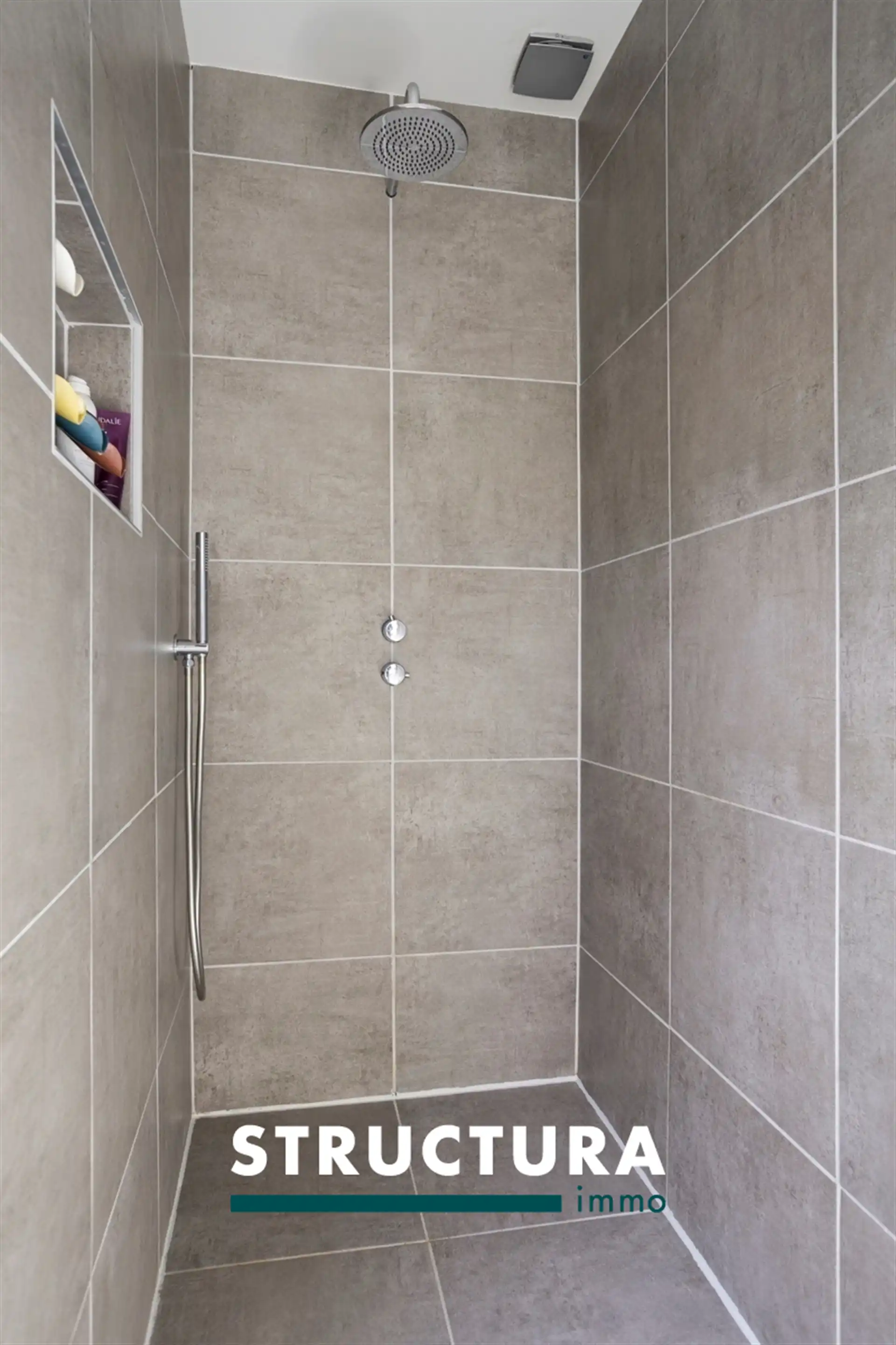 Ruime, volledig gerenoveerde woning in hartje centrum foto 19