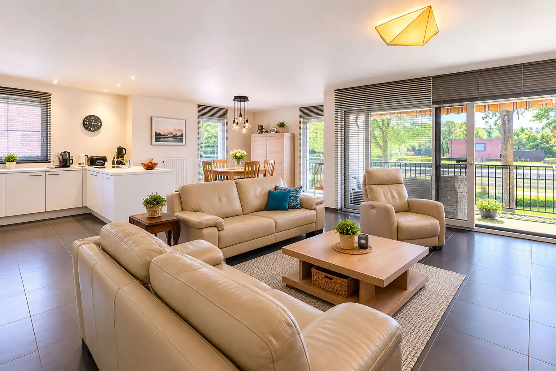 Appartement met 3 slpks en terras met zicht op de Vaart foto 3
