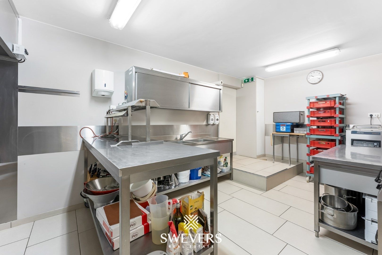 Instapklaar handelspand te huur in Beverlo foto 16