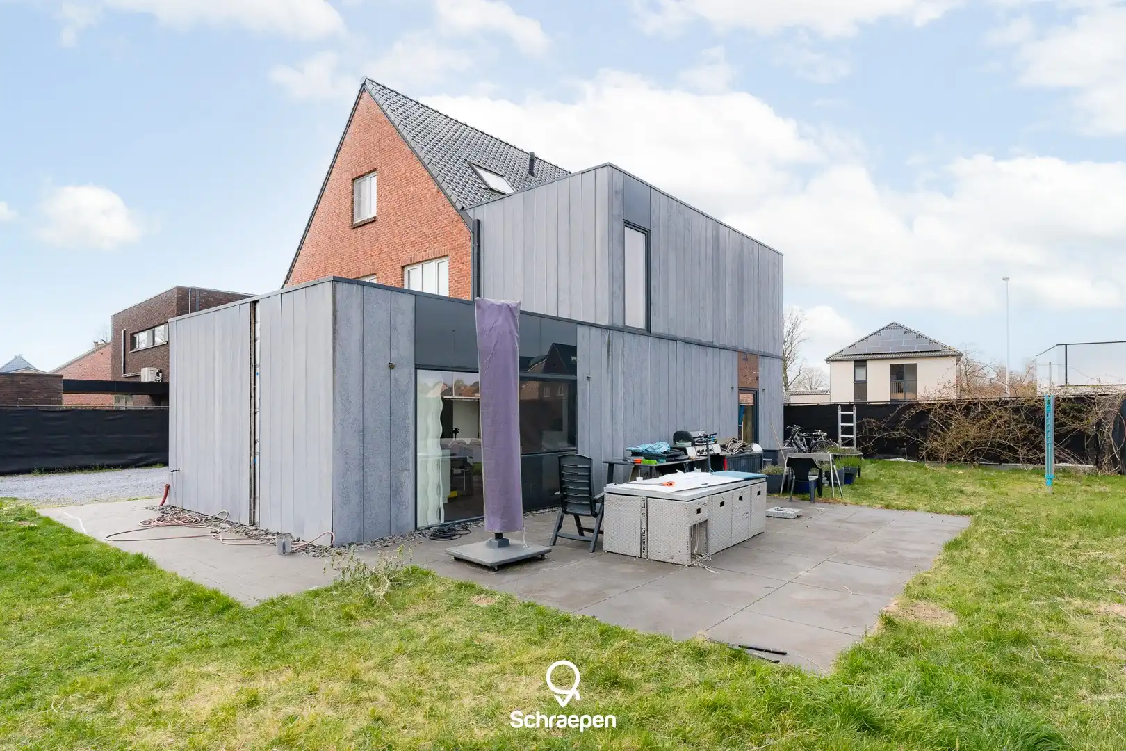 Op te frissen gezinswoning (270 m²) met 5 slpks én EPC-label C op hoekperceel van circa 7,5 are! foto 4