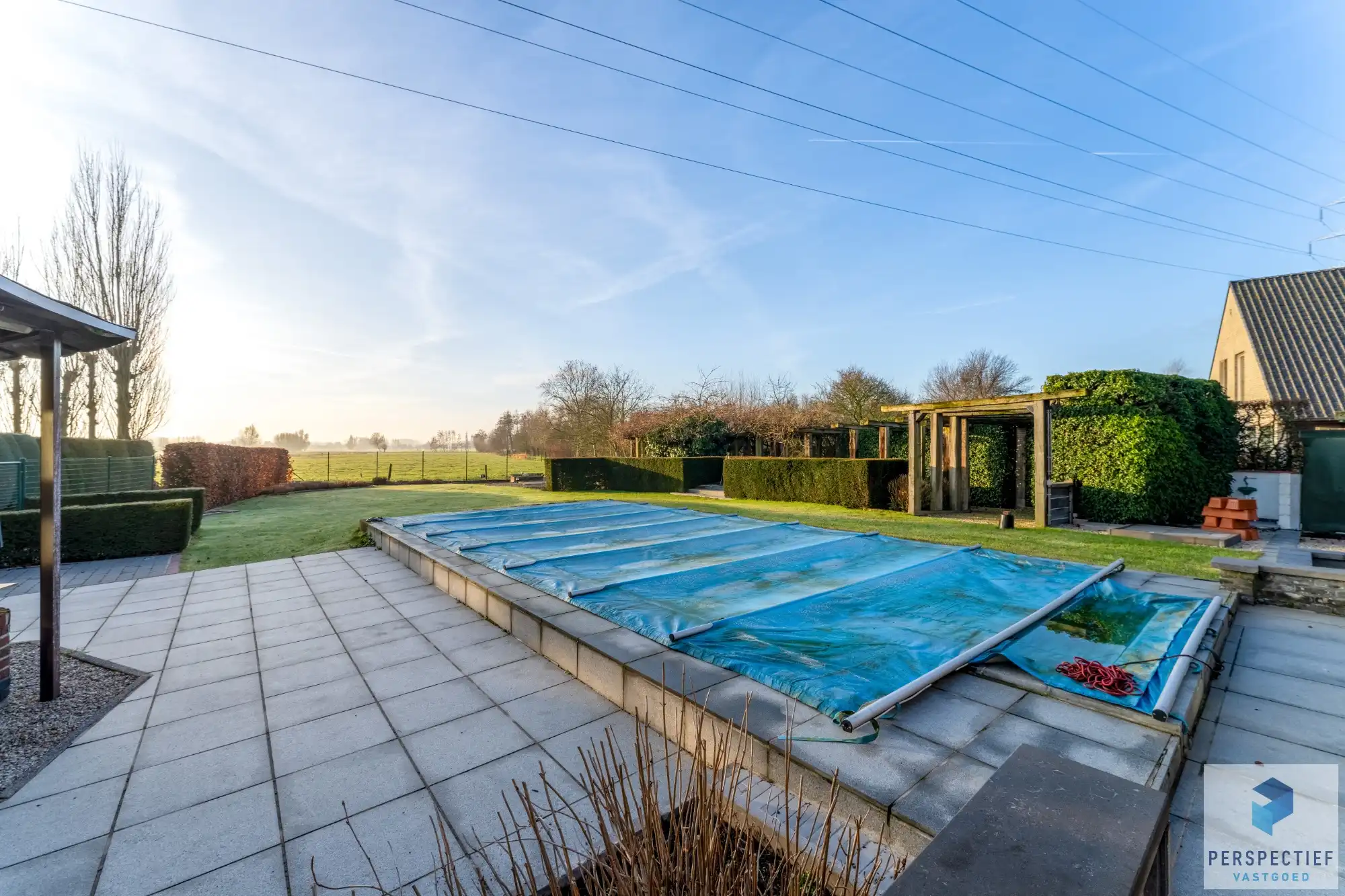 Landelijk gelegen villa met handelsruimte en buitenzwembad op 1370 m² foto 29