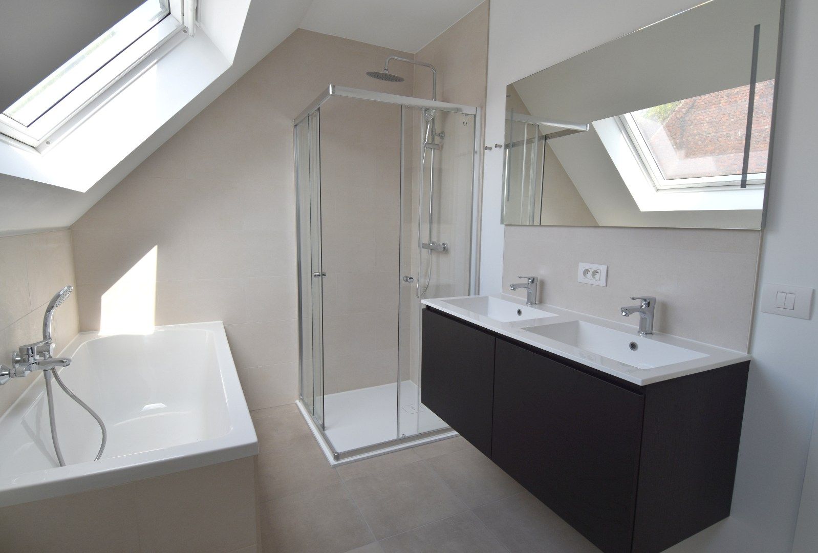Nieuwbouwwoning te huur in Gullegem op een rustige en  kindvriendelijke locatie foto 7