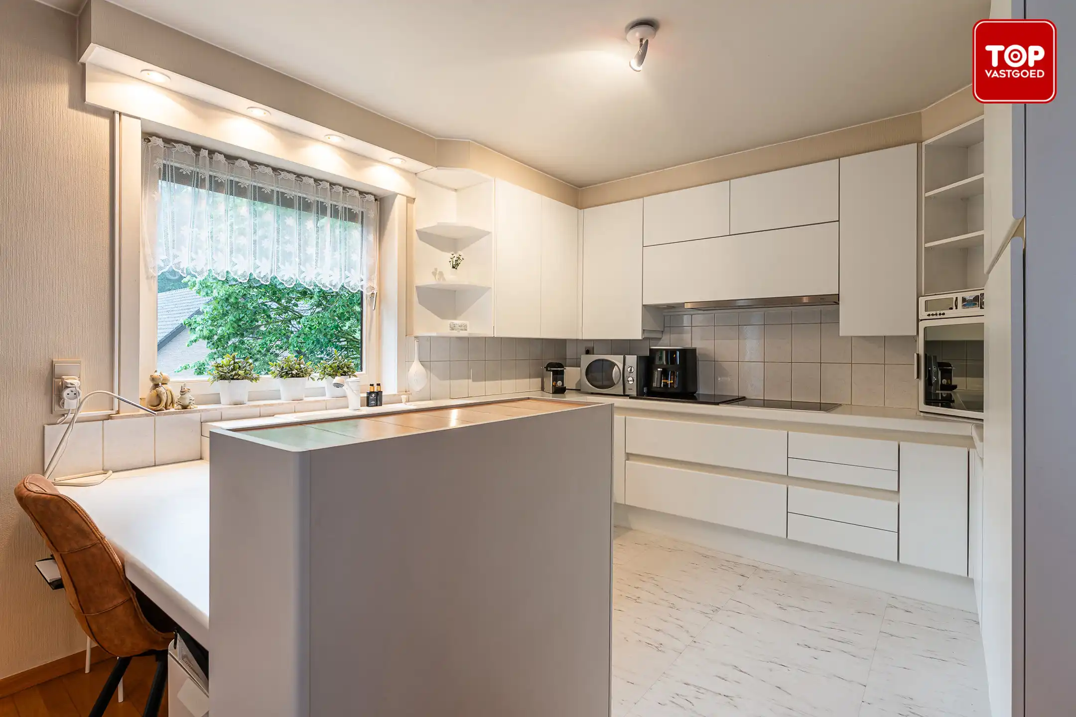 Rustig gelegen duplexappartement met 3 slaapkamers, garage en groene omgeving. foto 12