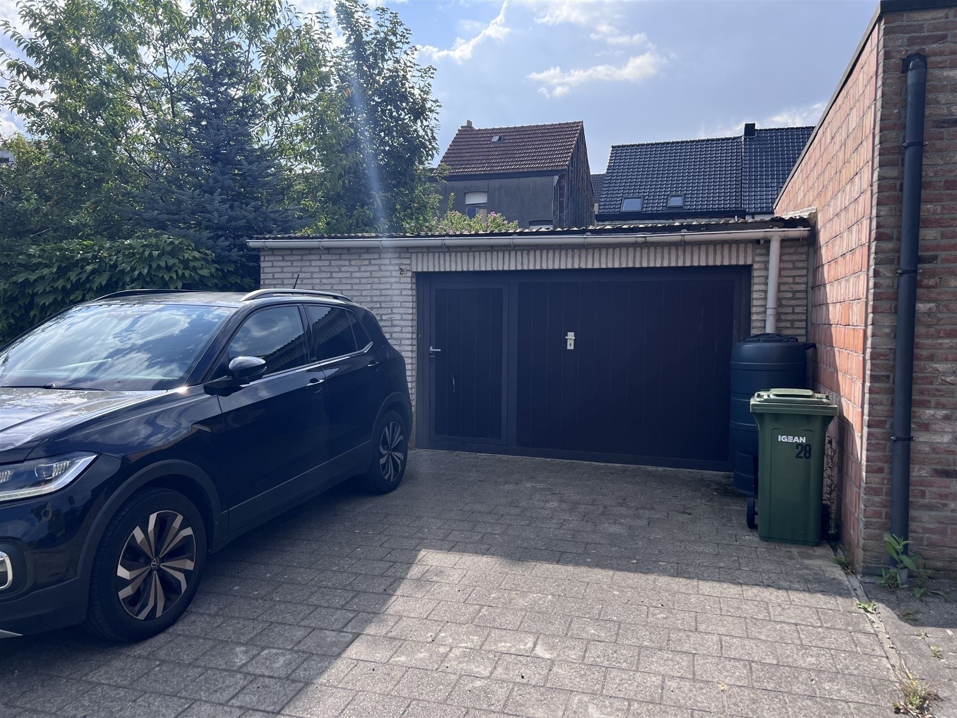 Charmante woning met tuin, garage en 2 staanplaatsen foto 17