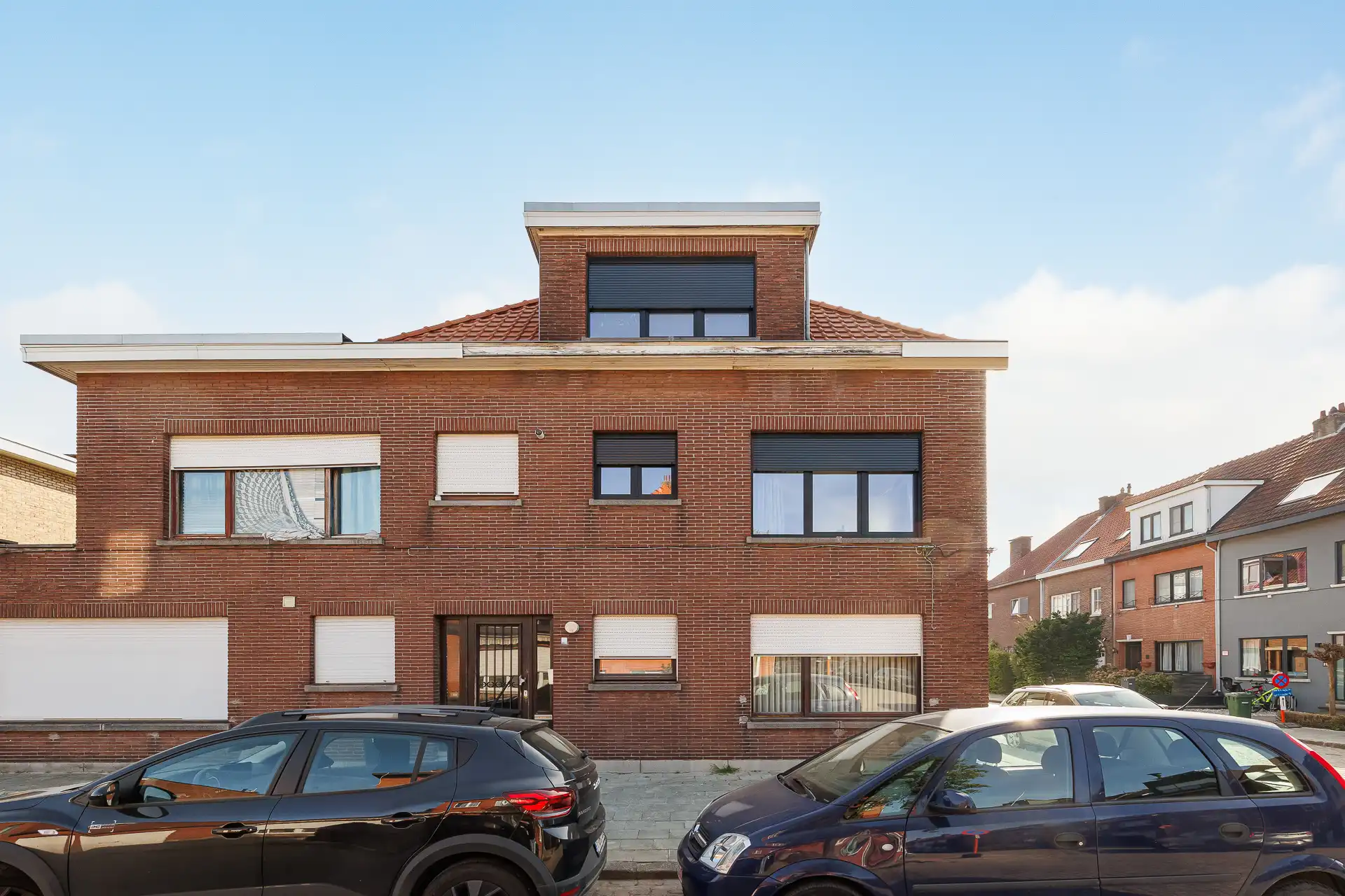 Top gelegen te renoveren app. met 2 slaapkamers en koer foto 2