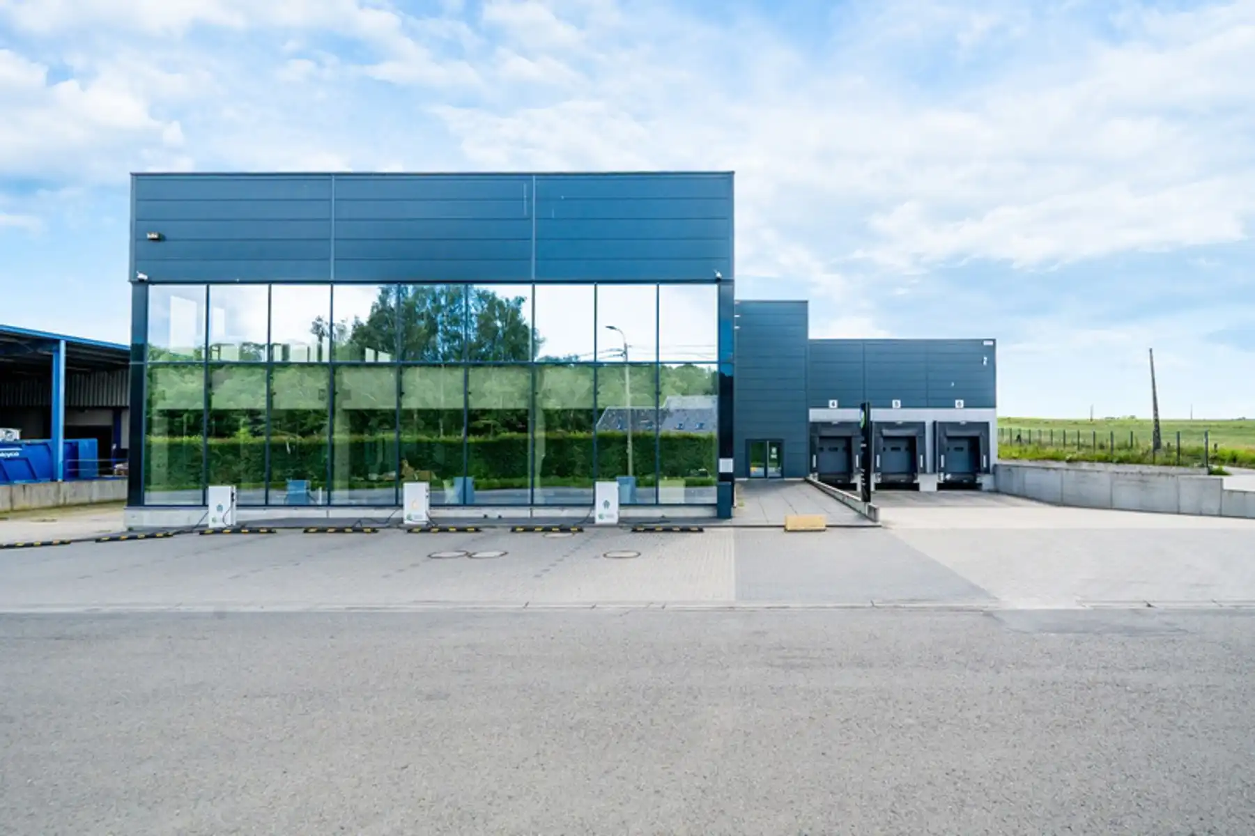 INDUSTRIELE SITE - 29.249 M² - DRIELANDENPUNT BE-NL-DE foto 2