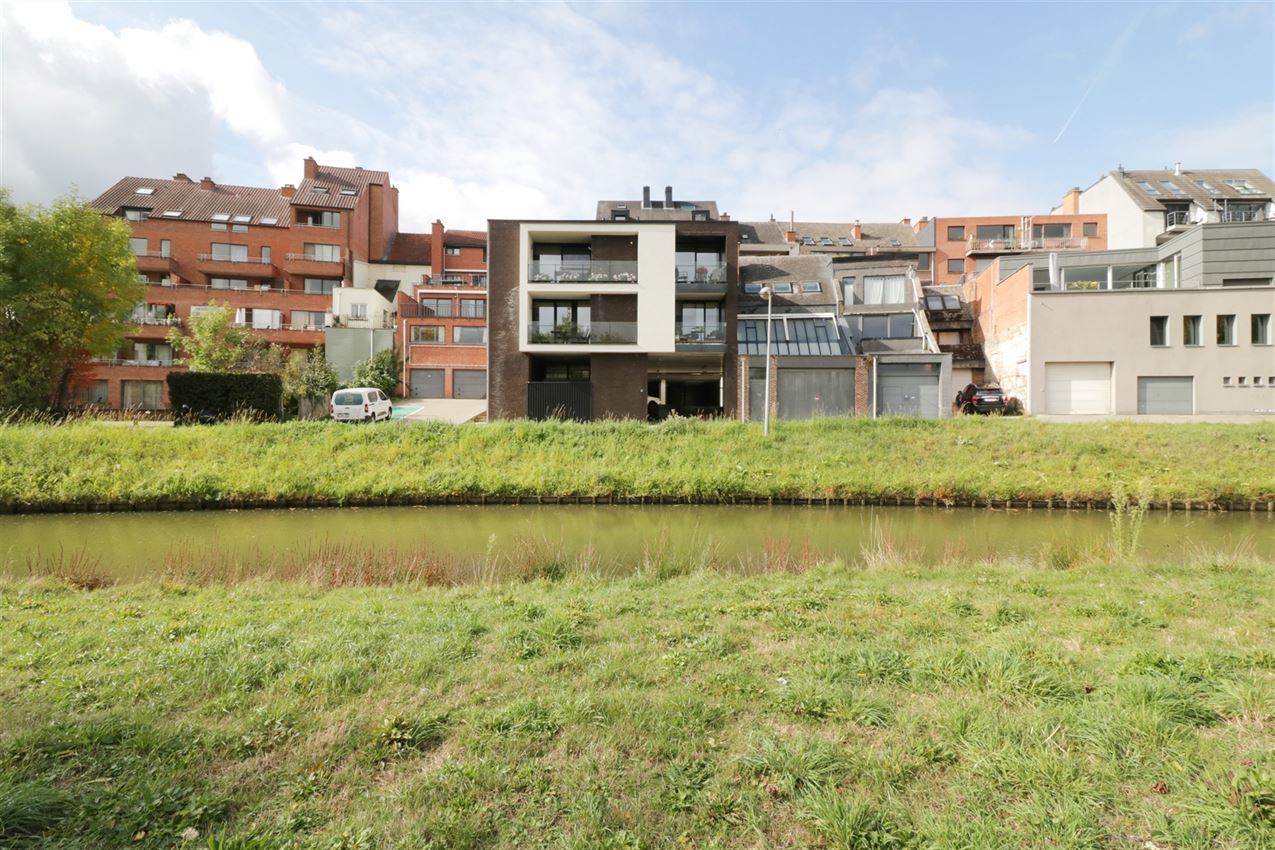 Duplex met 2 slpk., terras en garage temidden centrum foto 32