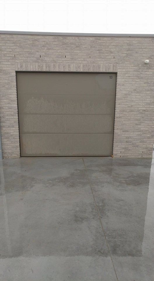 RECENT GEBOUWDE GARAGE NR. 13 TE HUUR  foto 2