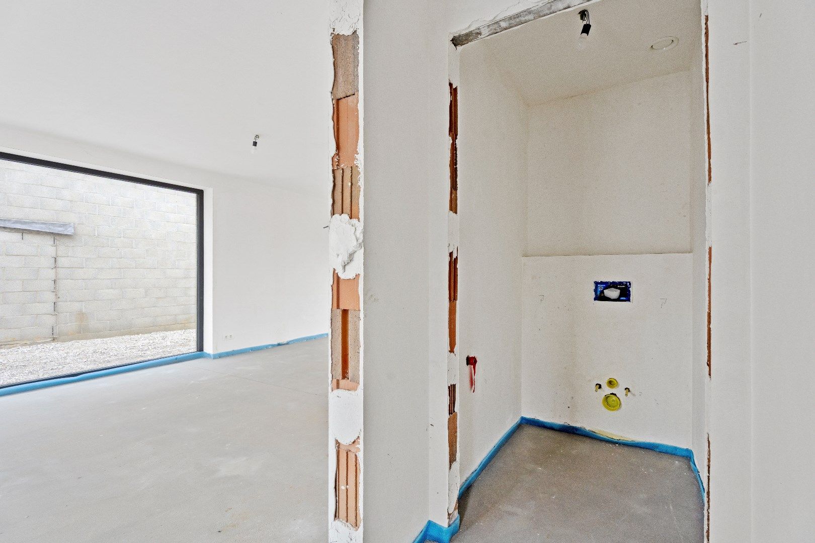 RUIME HALF OPEN NIEUWBOUWWONING MET 4 SLPKS | TUIN | GARAGE foto 17