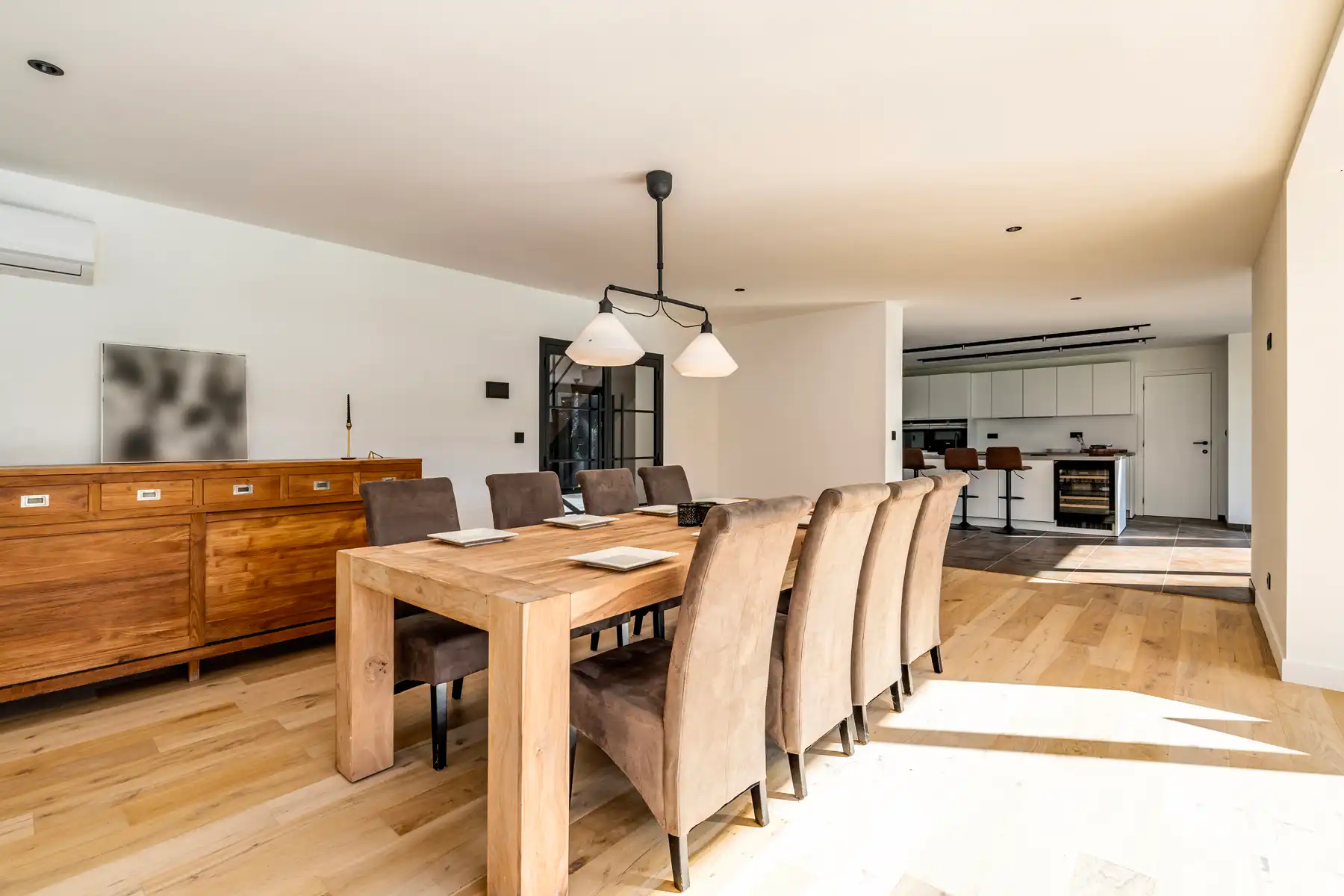 Gerenoveerde villa in een groene omgeving nabij alle invalswegen foto 8