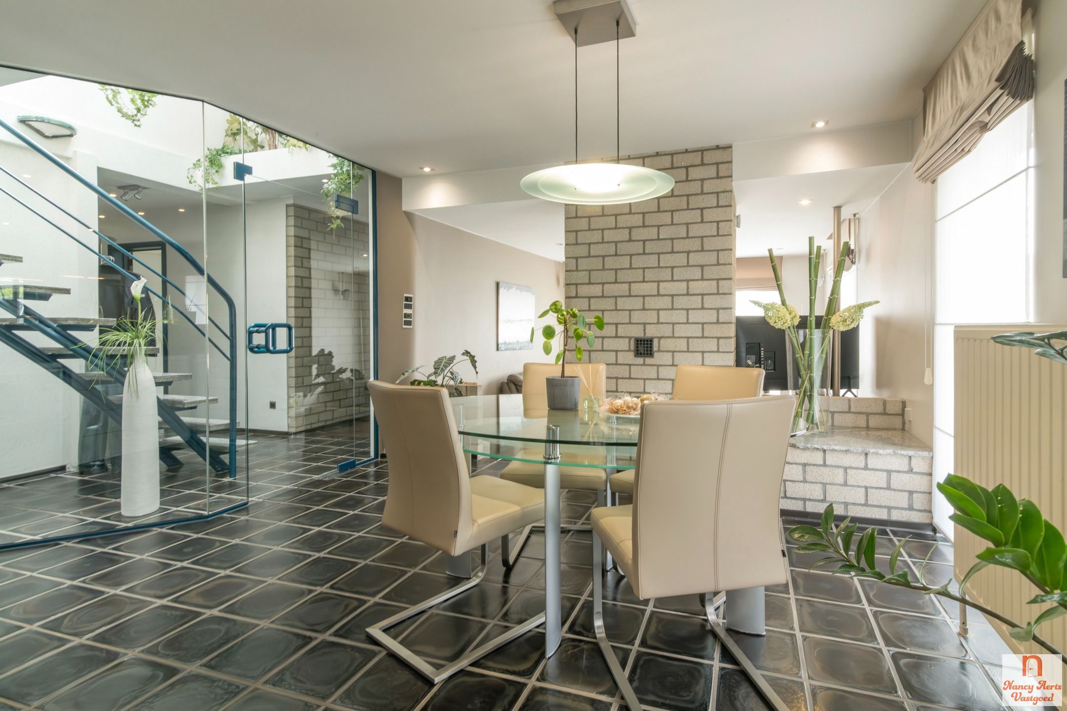 Ruime en instapklare gezinswoning met 6 slaapkamers foto 9