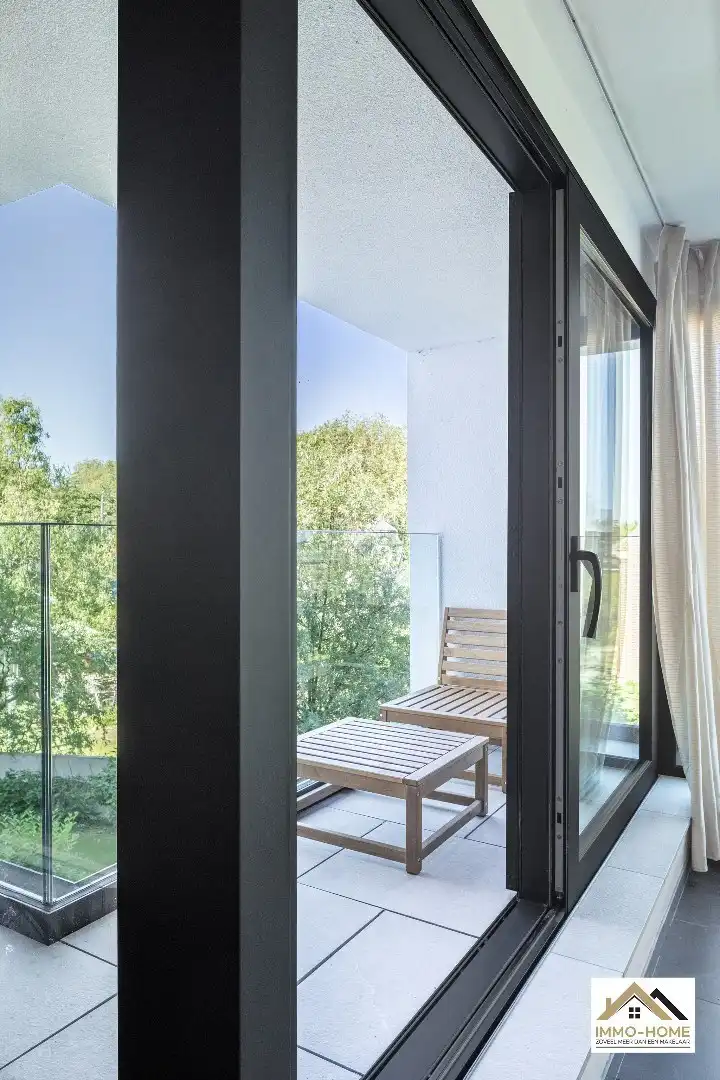 Instapklaar modern appartement met autostaanplaats foto 11
