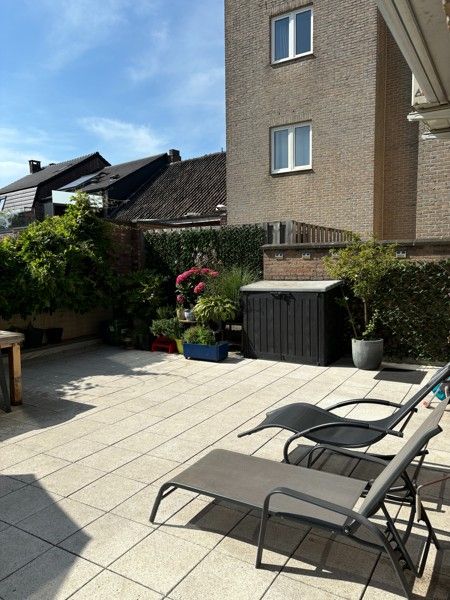 Zeer ruim appartement te koop in Lanaken-Smeermaas, vlakbij Maastricht! foto 3