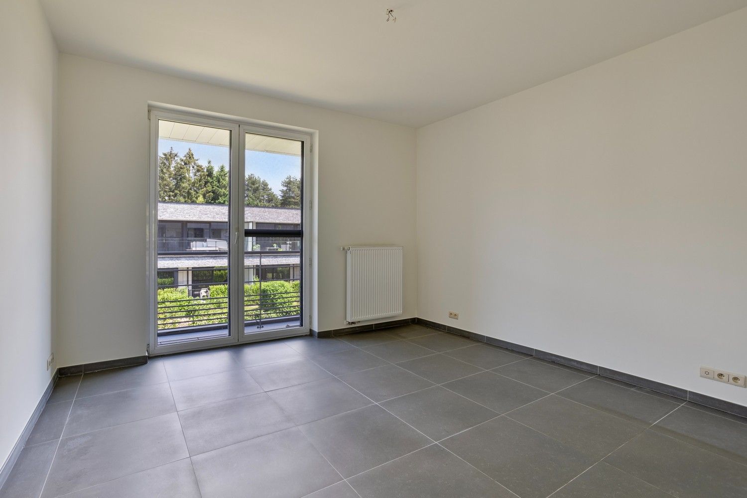 2-slp Appartement met zeer ruim terras nabij centrum Genk, Luxueus wonen in het groen! foto 18